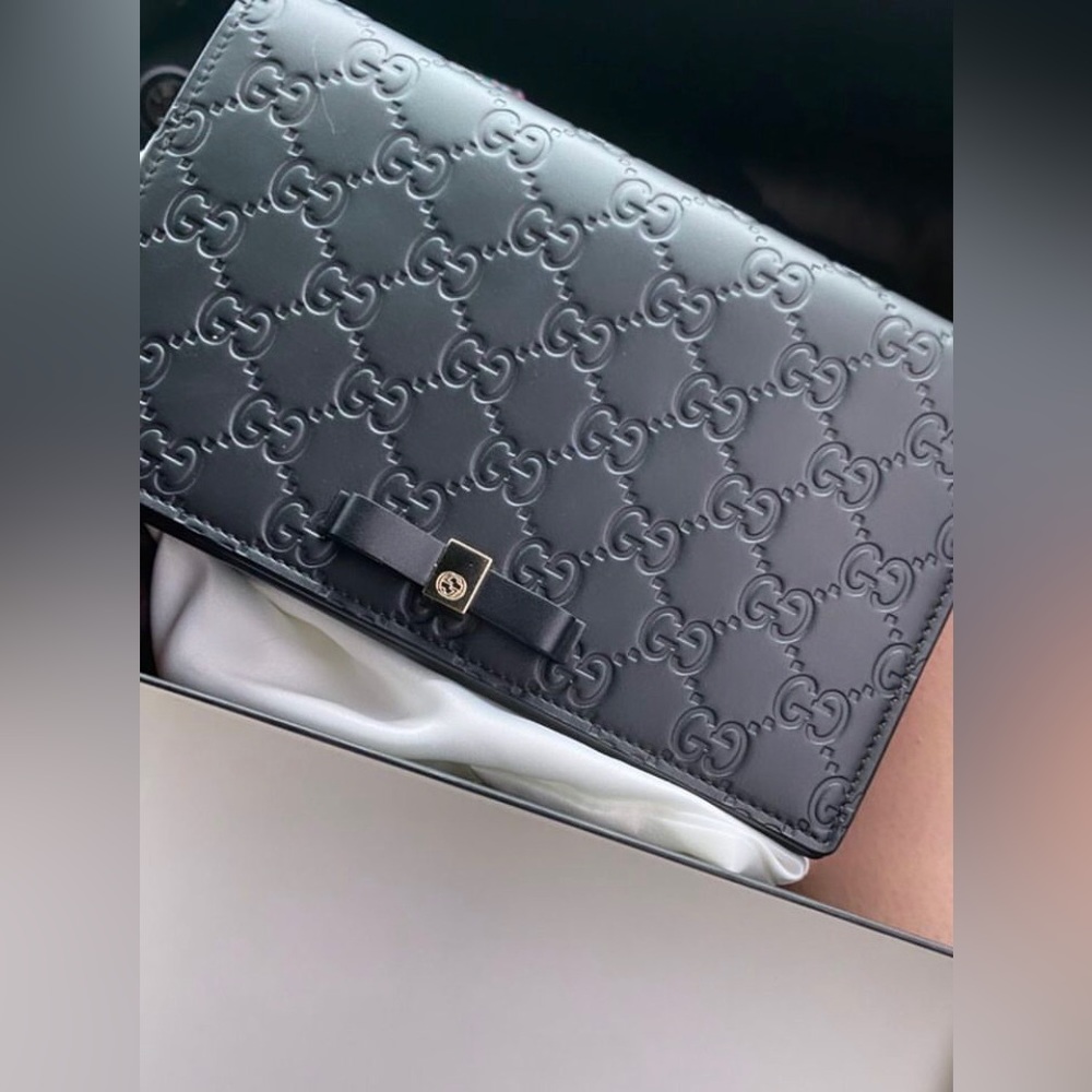 authentic Gucci bag! In perfect condition .